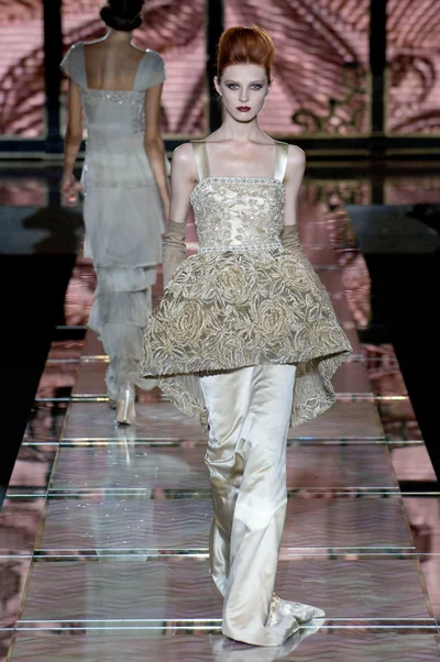 Look 28
